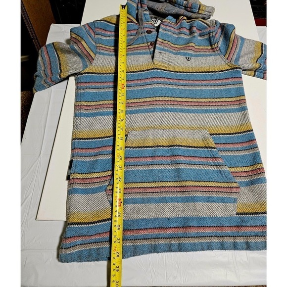 VISSLA Descanso hooded popover. M. REI. Outdoor. Hippie. Grunge. Relaxing Lounge - Picture 4 of 10